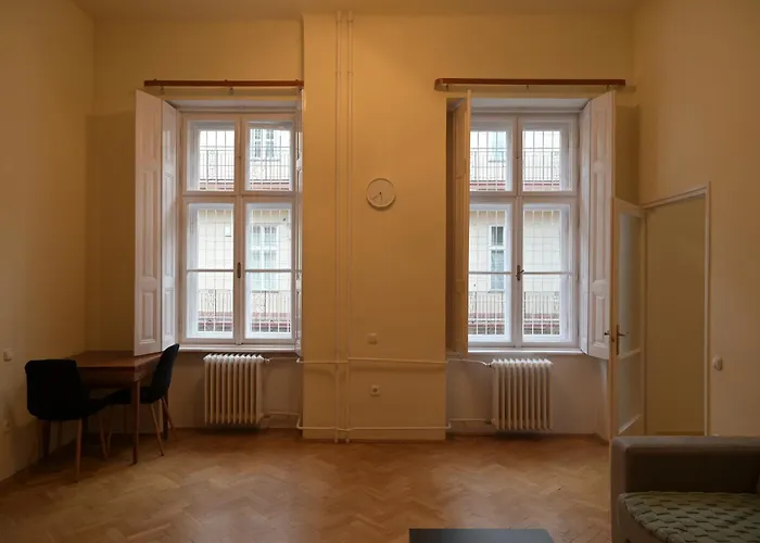 Euro Buda House شقة